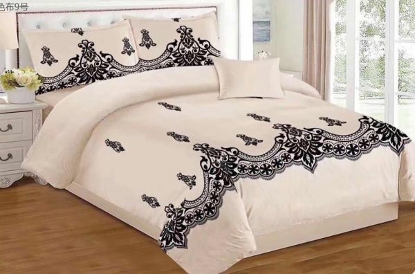 5*6 Duvet Set With 1 Bedsheet & 2 Pillowcases Cream & Black