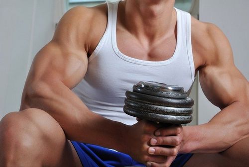 Come adattare un ciclo di steroidi per gli atleti naturali